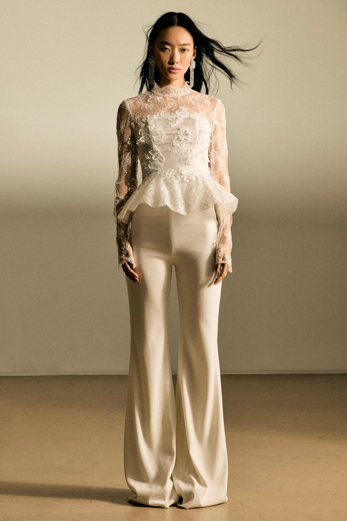 kaviar-gauche-rose-lace-corsage image 3