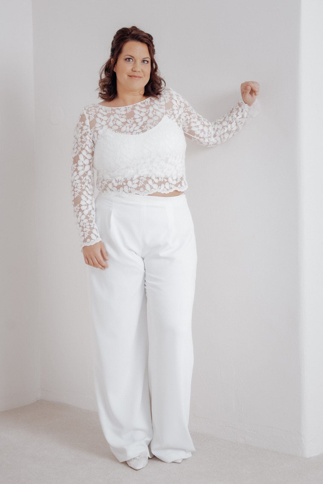 noni-curvy-tihana-plus-size-braut-hose-in-ivory-aus-recycling-material image 1