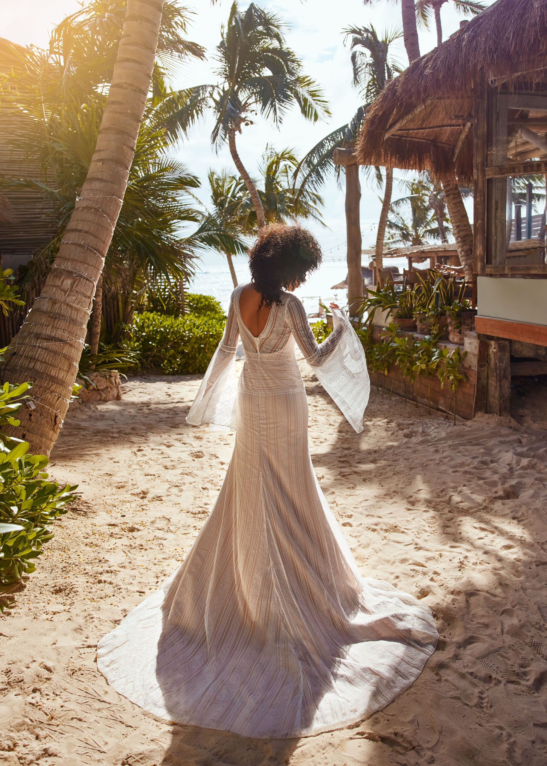 herve-paris-bridal-biata-brautkleid-mystical-collection image 2