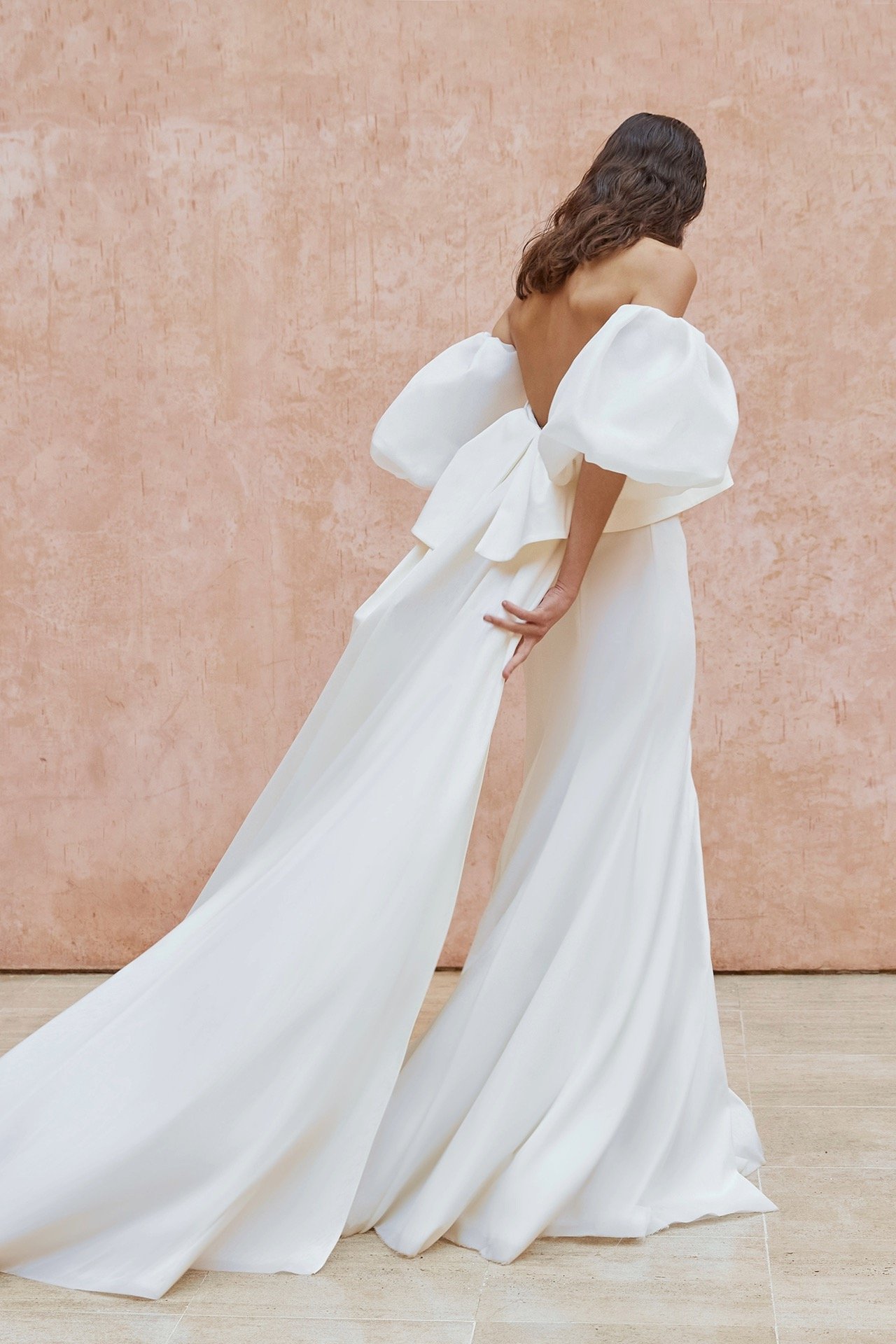kaviar-gauche-big-sleeve-cape-dress-brautkleid-mit-cape image 2