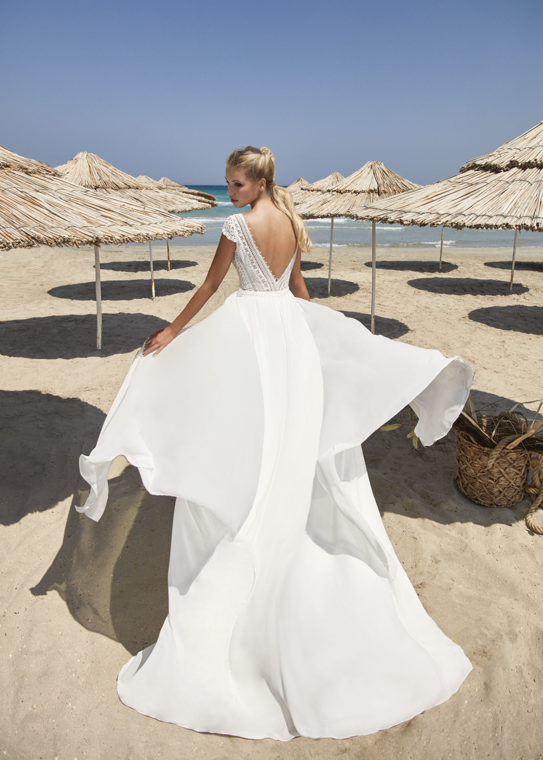 herve-paris-bridal-vergons-brautkleid-boho-destination-collection image 2