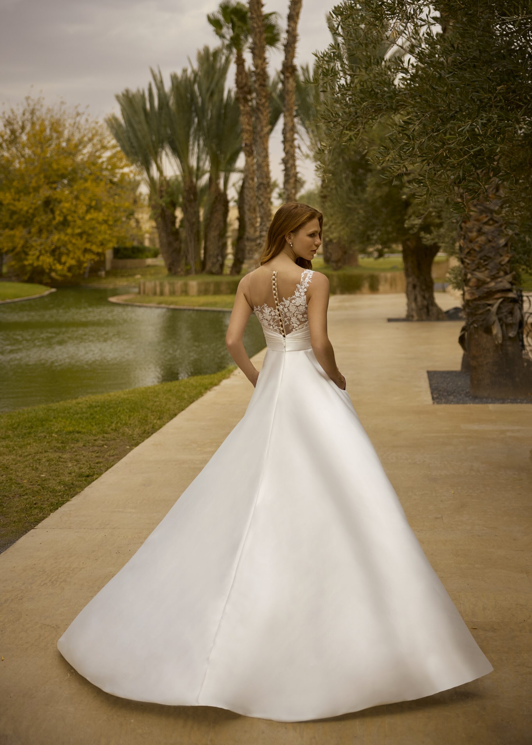 herve-paris-bridal-colbie-brautkleid-cherish-love-collection image 2