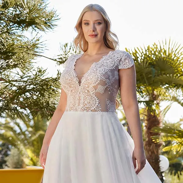 gbs-herve-paris-bridal-arles-brautkleid-my-freedom-curve-vintage-spitze image 1