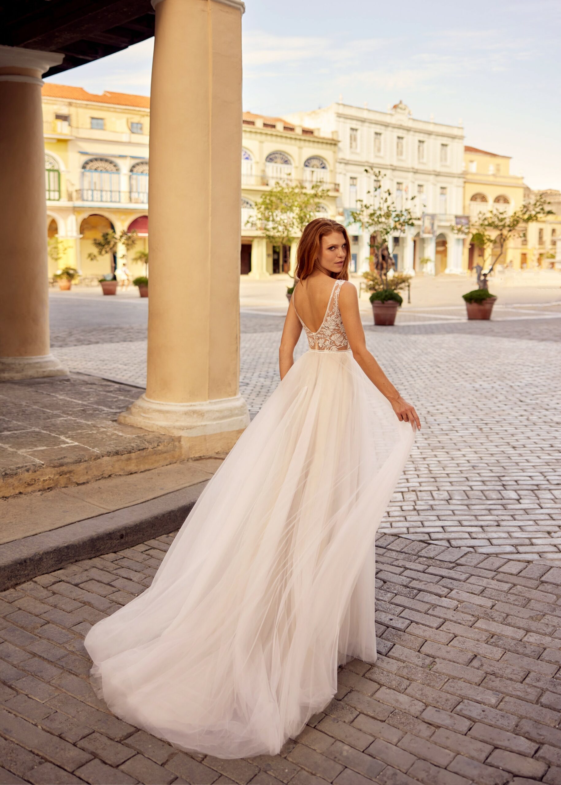 herve-paris-bridal-lola-za-brautkleid-libre-collection image 2