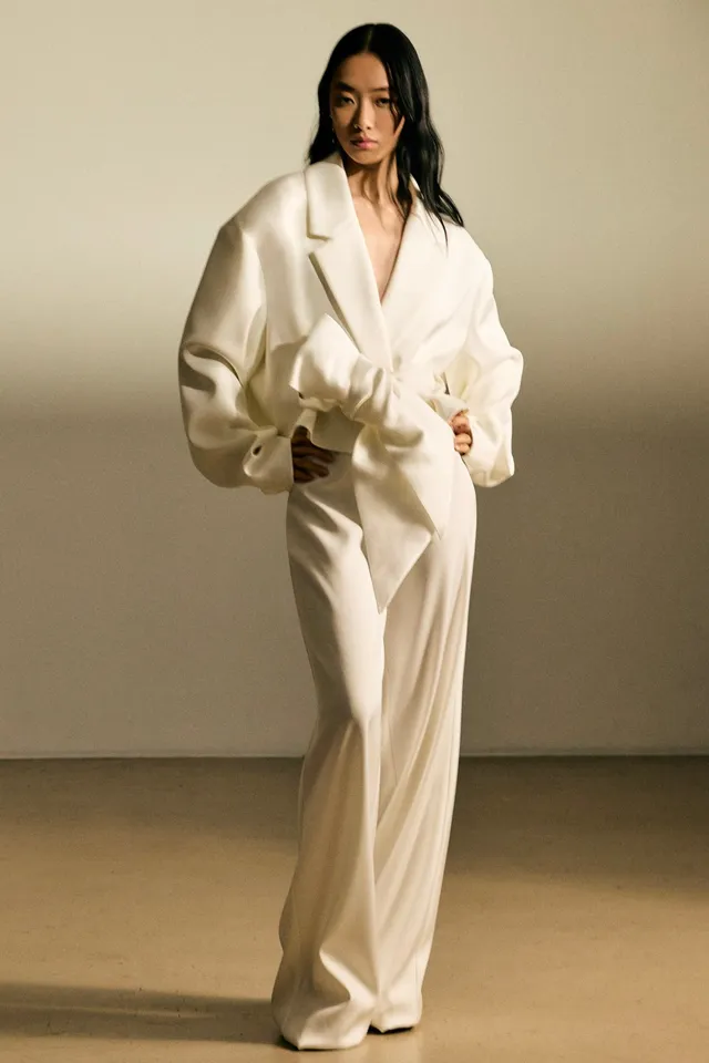 kaviar-gauche-oversize-bow-blazer-brautblazer-kurz image 1