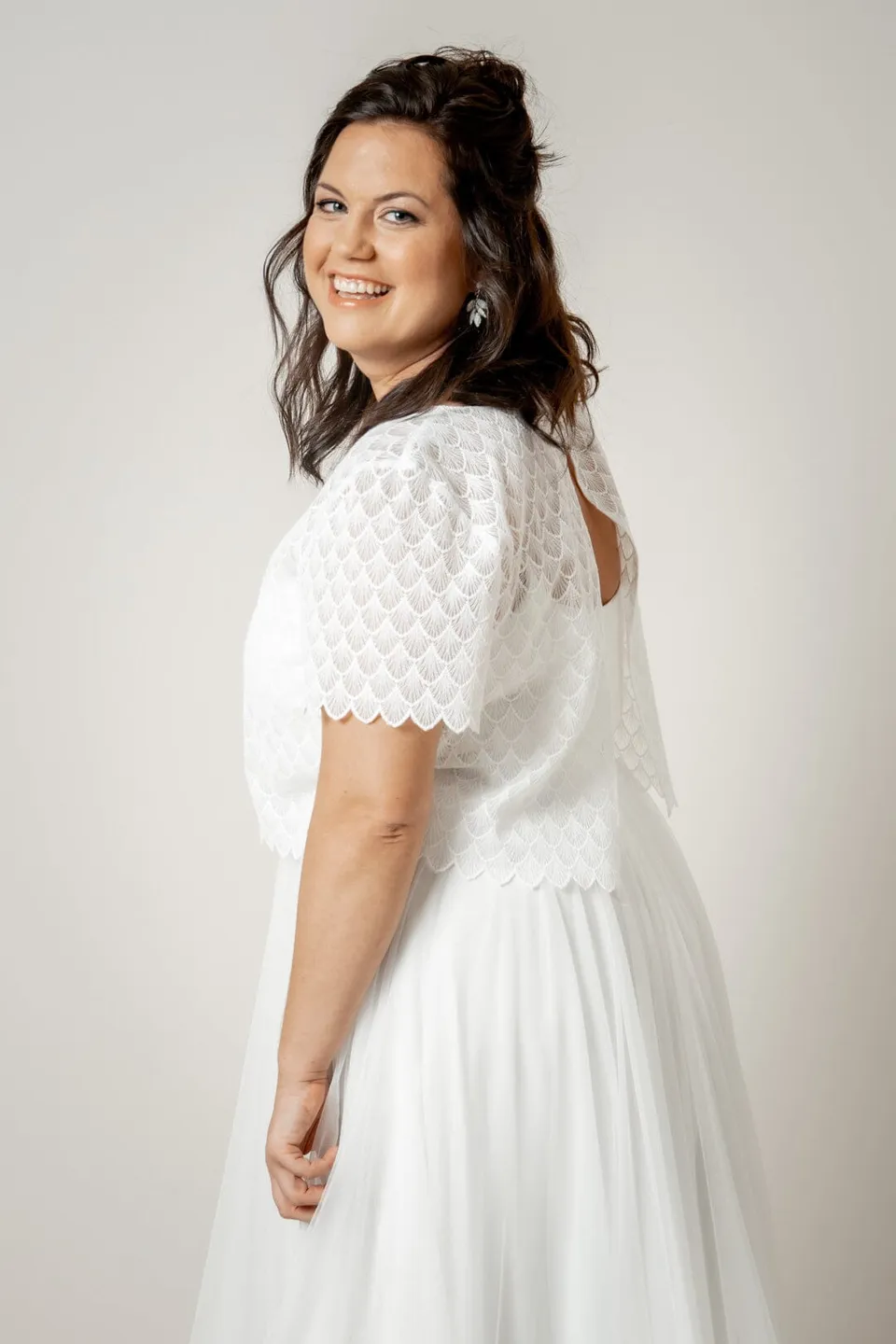noni-curvy-doli-plus-size-braut-top-mit-kurzen-rmeln image 1