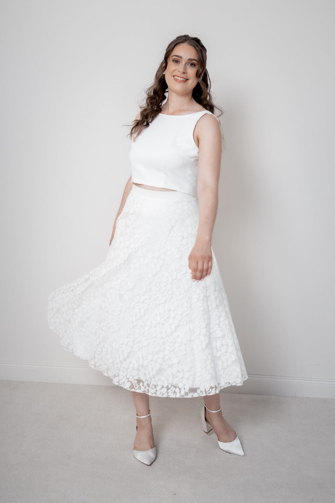 noni-liza-midi-brautrock-aus-botanikspitze-mit-taschen-in-ivory image 4