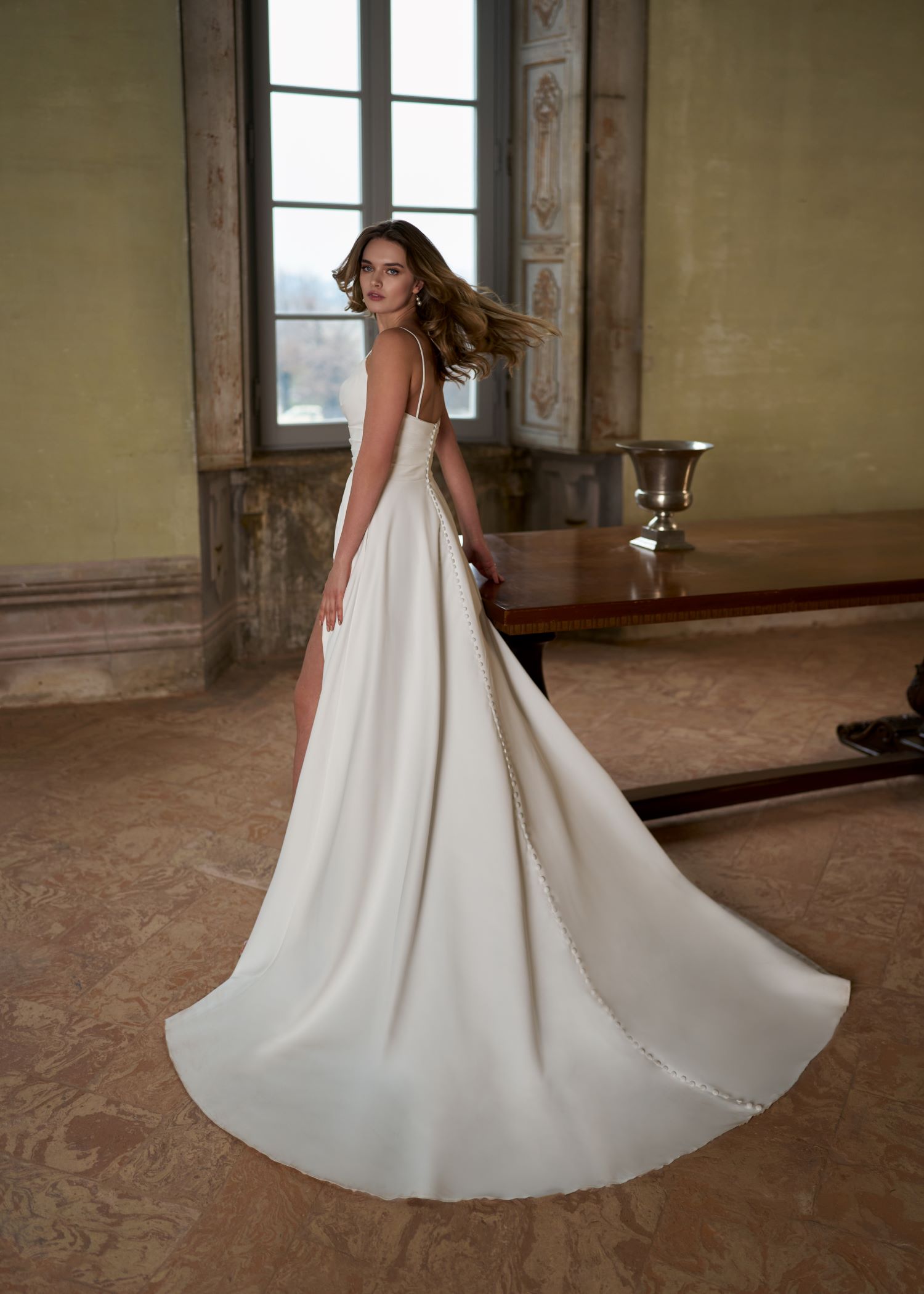 herve-paris-bridal-niam-brautkleid-novel-collection image 2