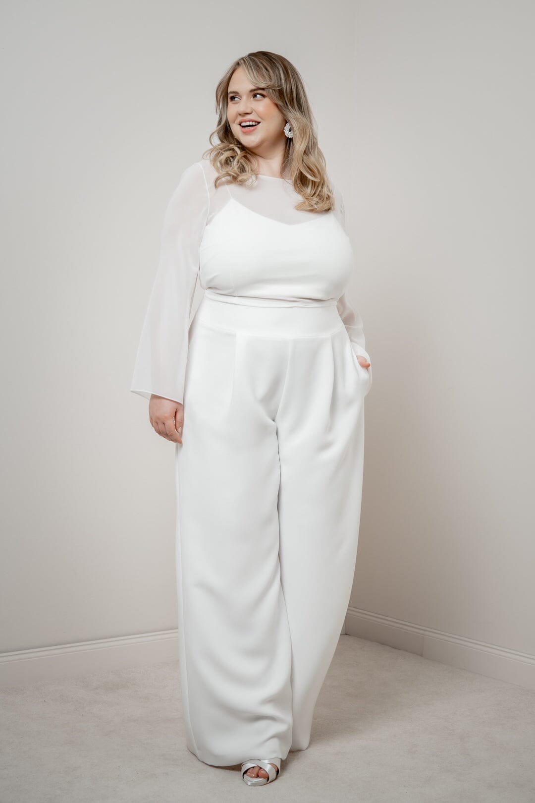 noni-zari-curvy-plus-size-braut-hose-mit-weitem-bein-ivory image 4