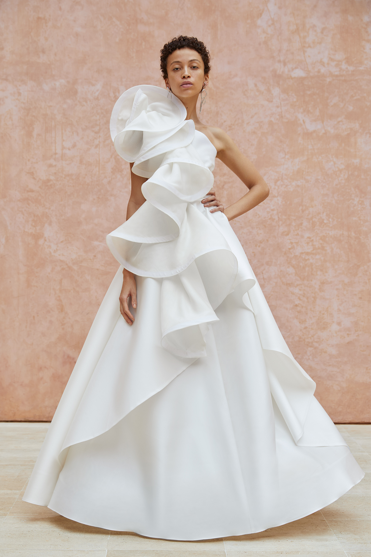 kaviar-gauche-full-infinity-dress-brautkleid-mit-volant image 2