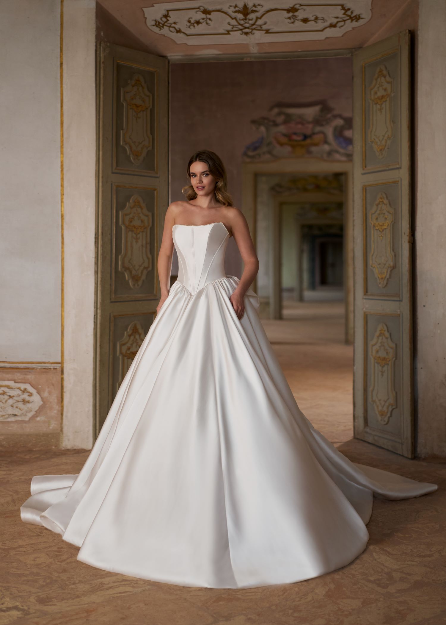 herve-paris-bridal-nichelle-brautkleid-novel-collection image 1