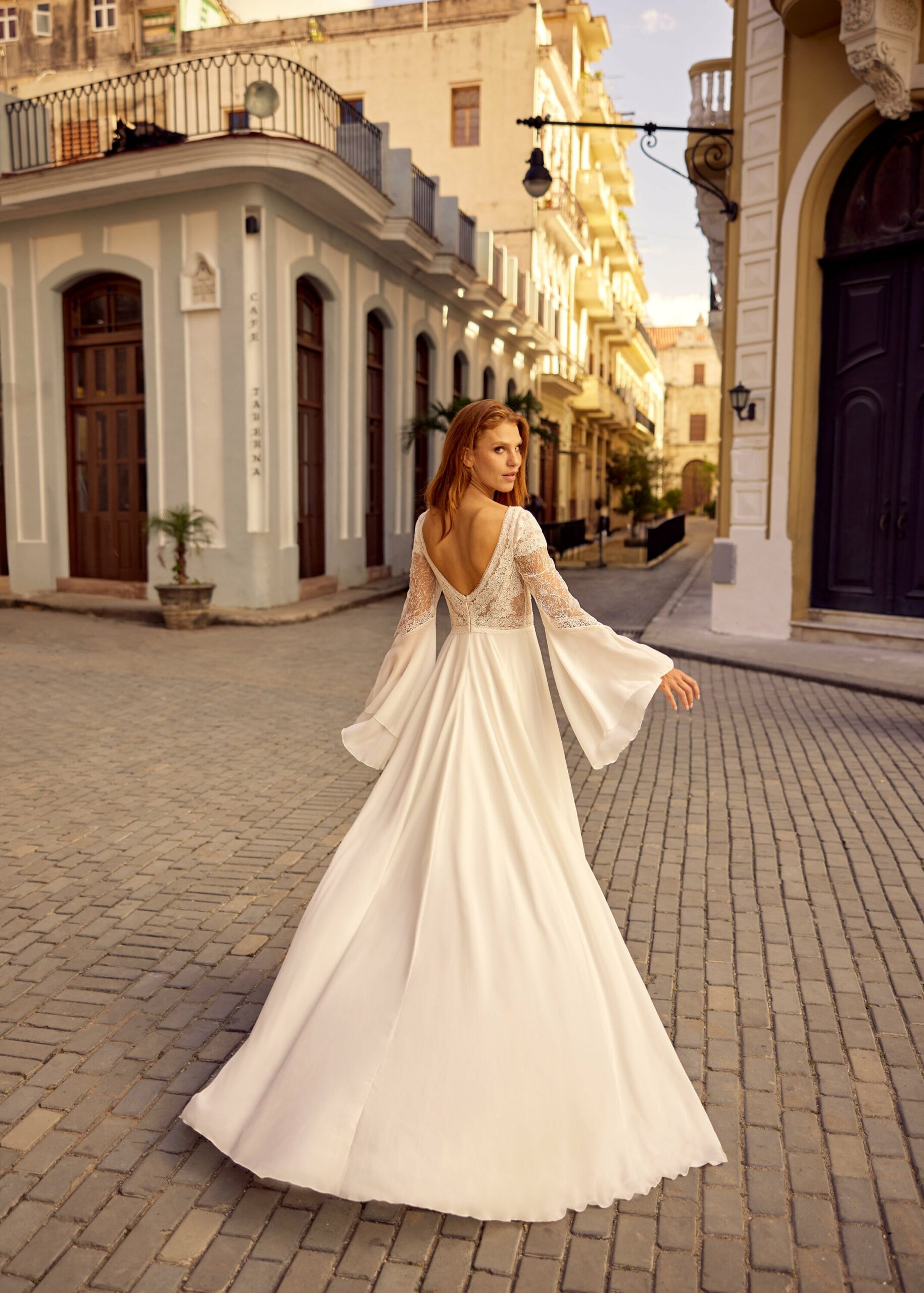 gbs-herve-paris-bridal-leticia-a-brautkleid-libre-collection image 2