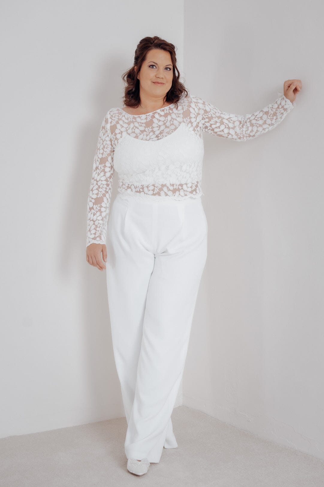 noni-curvy-tihana-plus-size-braut-hose-in-ivory-aus-recycling-material image 5