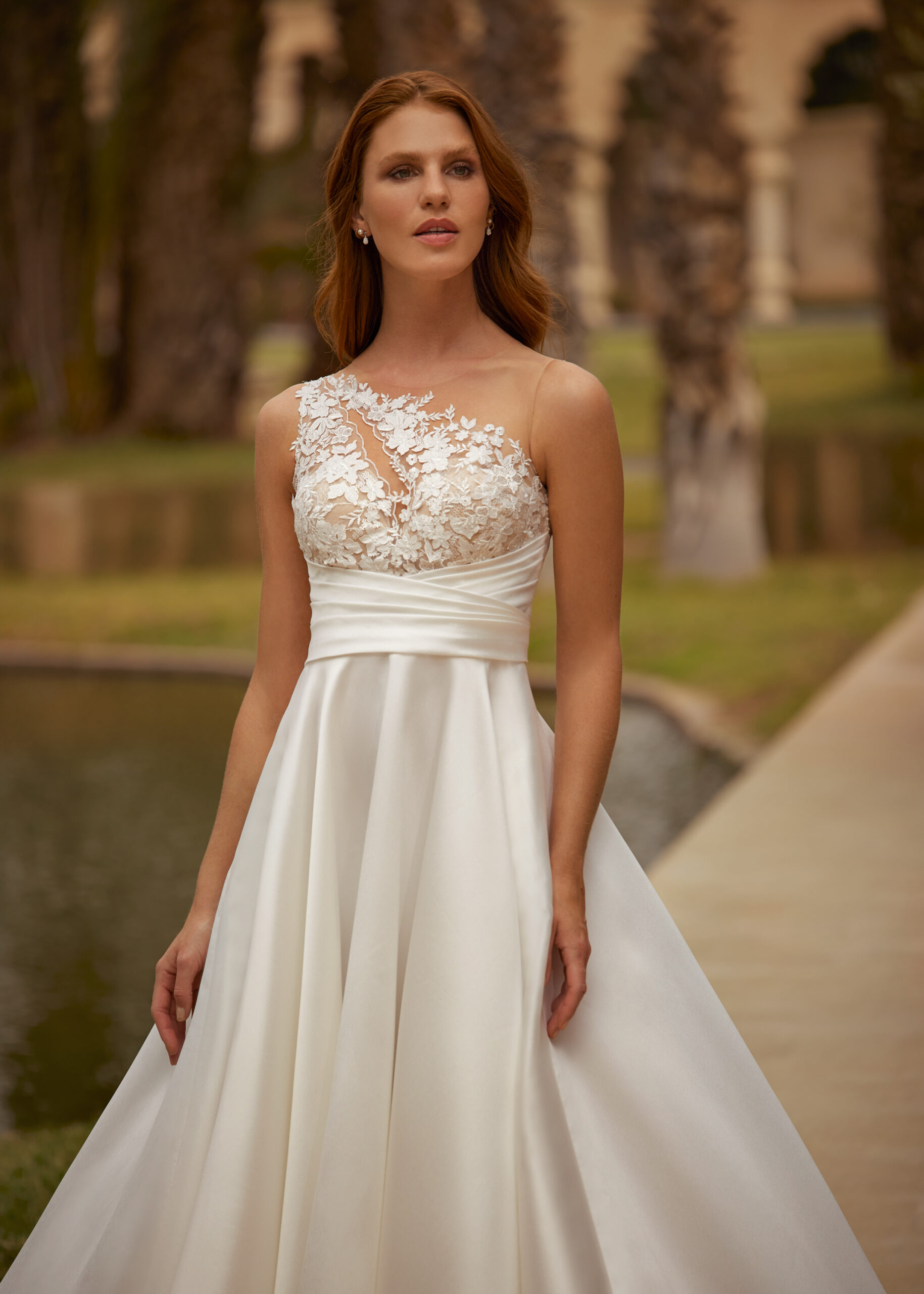 herve-paris-bridal-colbie-brautkleid-cherish-love-collection image 4