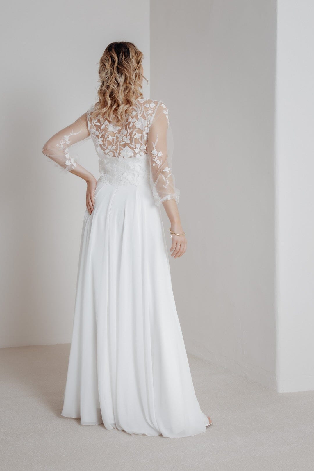 noni-isla-outlet-bodenlanger-brautrock-aus-chiffon-in-ivory image 2