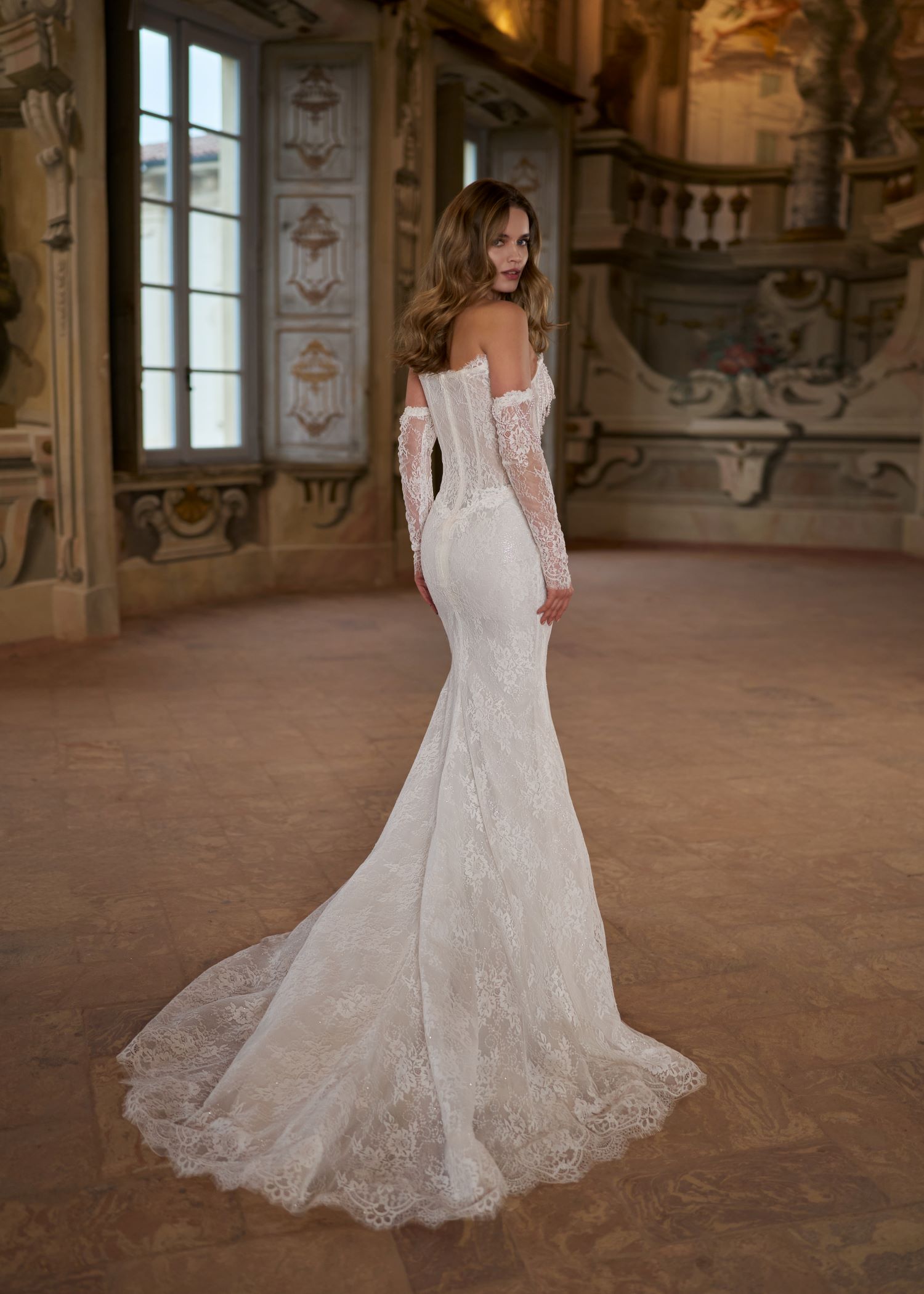 herve-paris-bridal-nele-brautkleid-novel-collection image 2