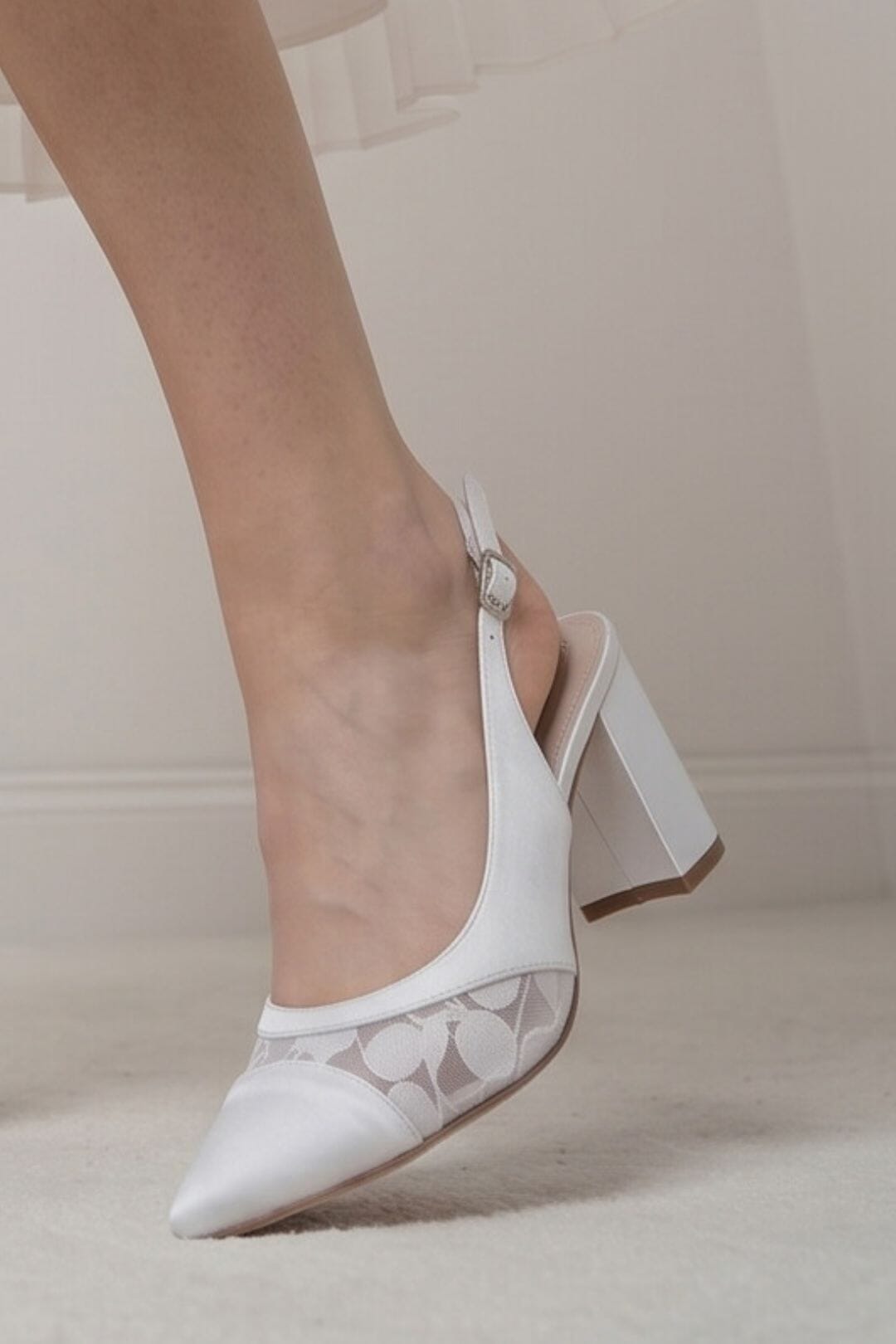 noni-aza-brautschuh-satin-slingback-blockabsatz-ivory image 4