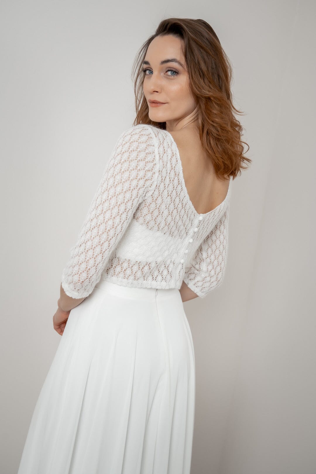 noni-haldis-brautpullover-kurz-stricktop-mit-r-ckenkn-pfen image 1