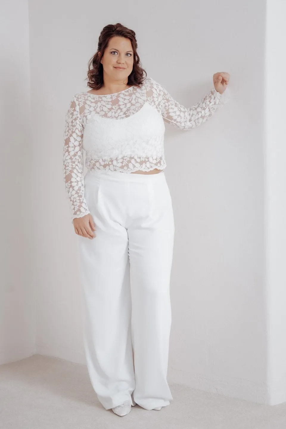 noni-curvy-tihana-plus-size-braut-hose-in-ivory-aus-recycling-material image 1