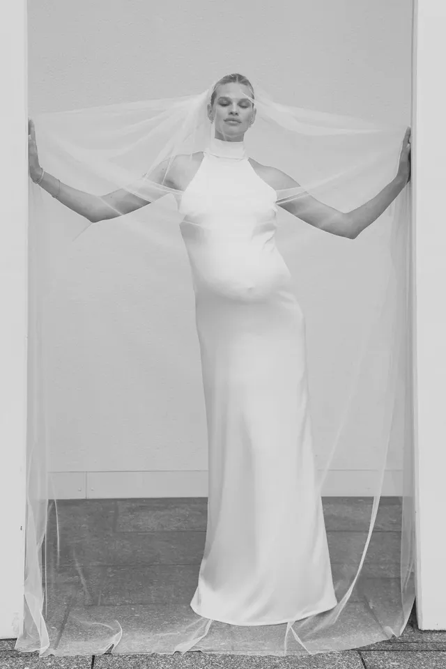 kaviar-gauche-pure-sky-umstands-brautkleid-bodenlang image 1