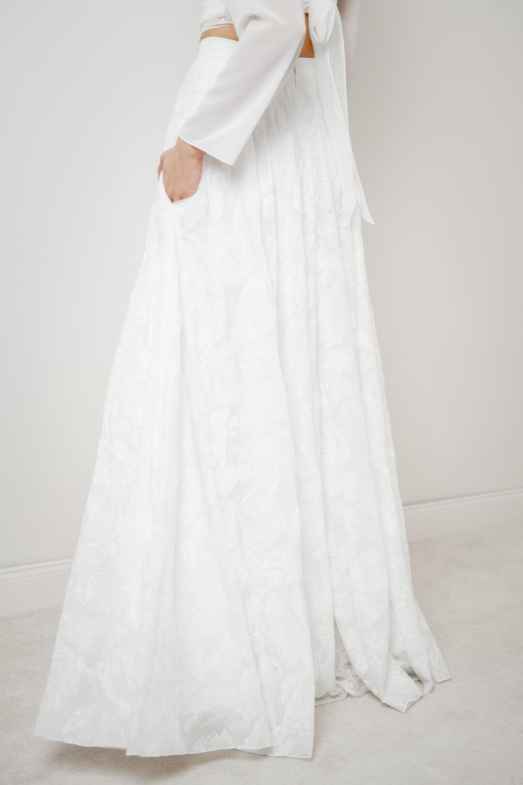 noni-outlet-gillianne-langer-braut-rock-chiffon-federmuster-ivory image 8