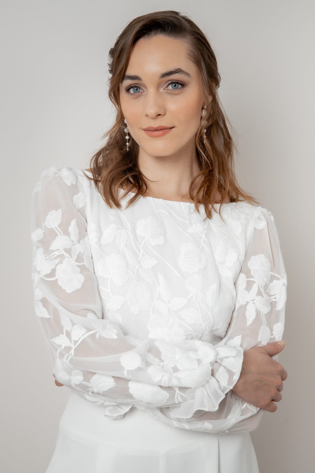 noni-braut-top-laina-mit-blumenmuster-und-r-ckenausschnitt image 1