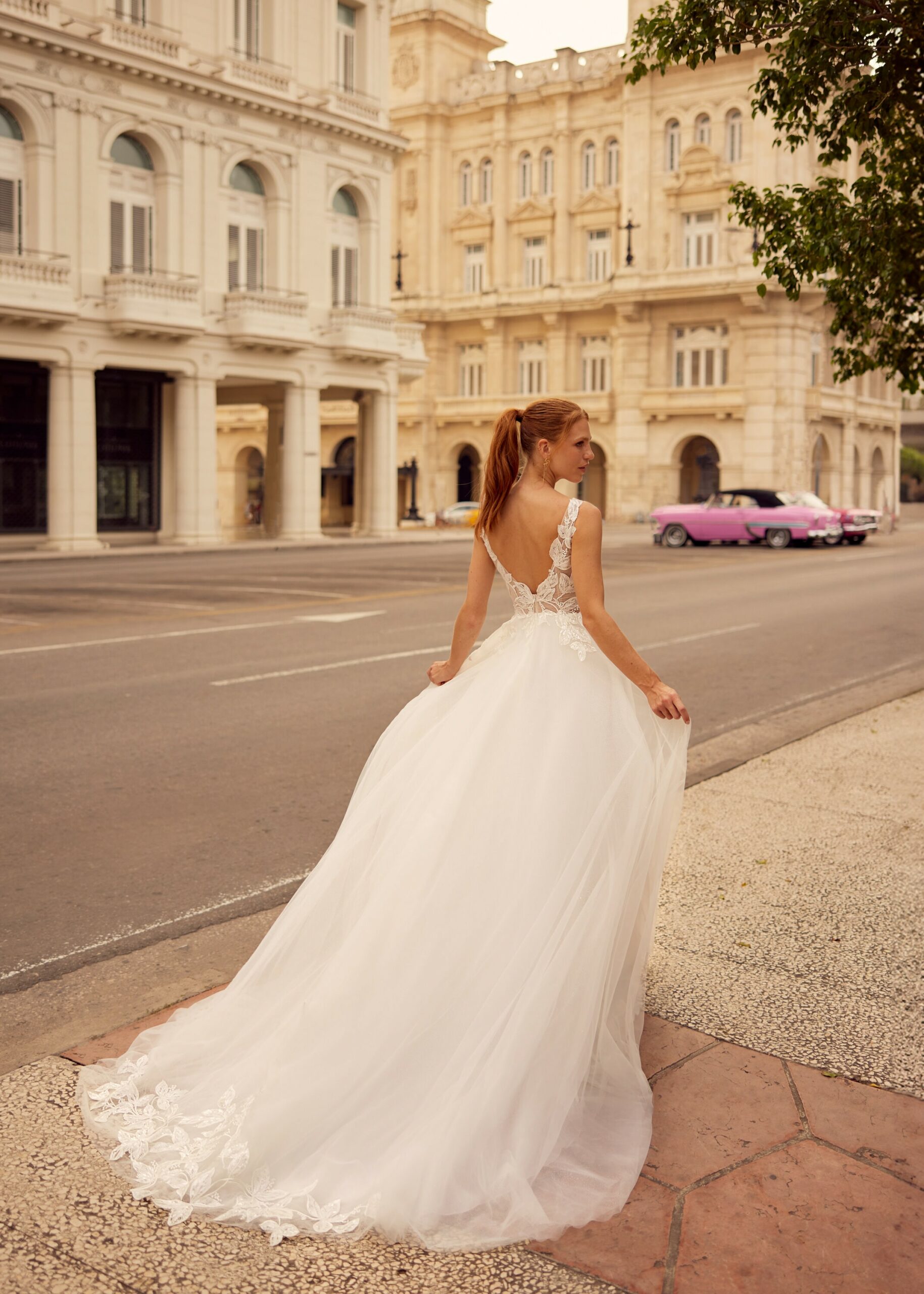 gbs-herve-paris-bridal-lotus-brautkleid-libre-collection image 2