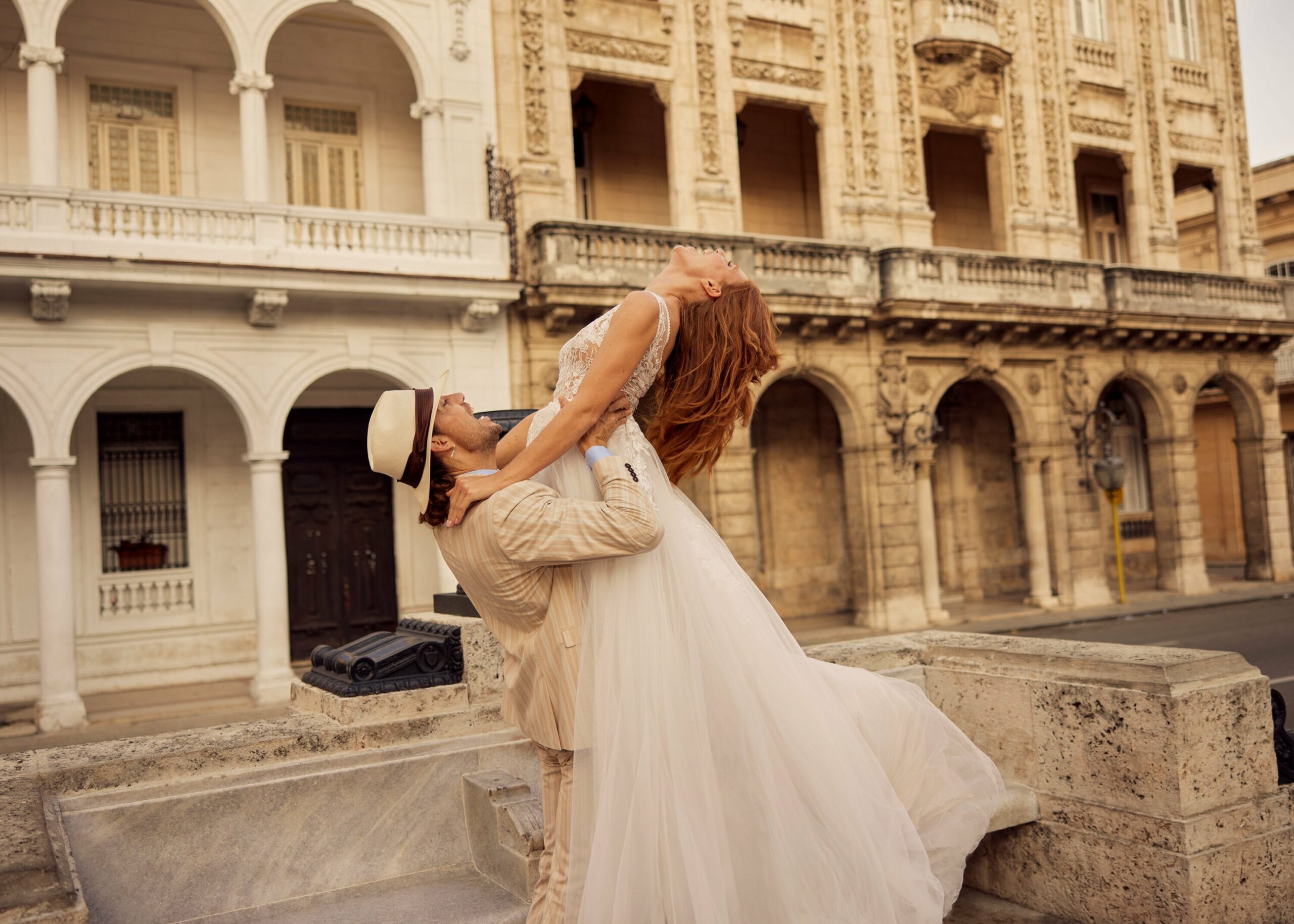 gbs-herve-paris-bridal-lola-z-brautkleid-libre-collection image 6