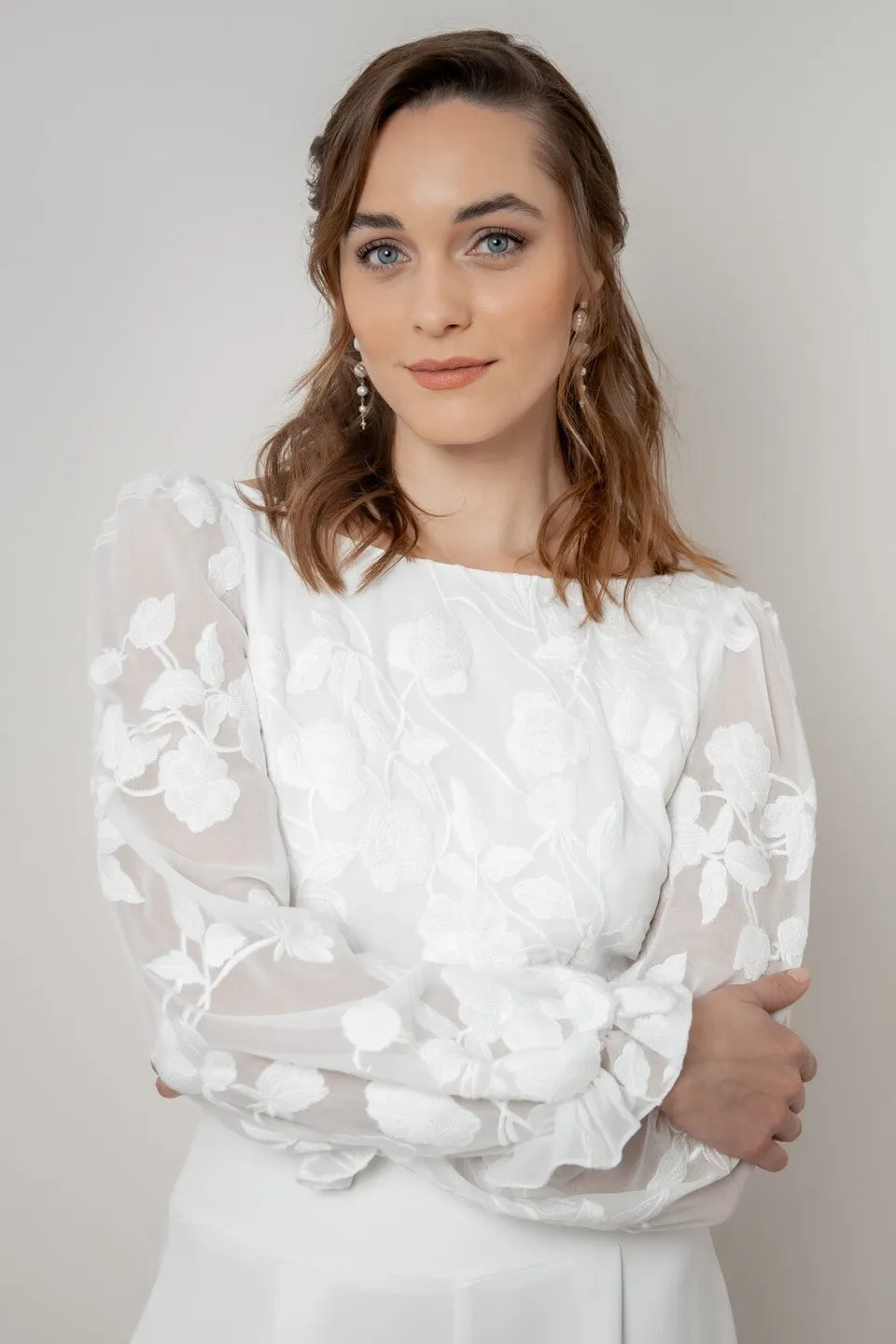 noni-braut-top-laina-mit-blumenmuster-und-r-ckenausschnitt image 1