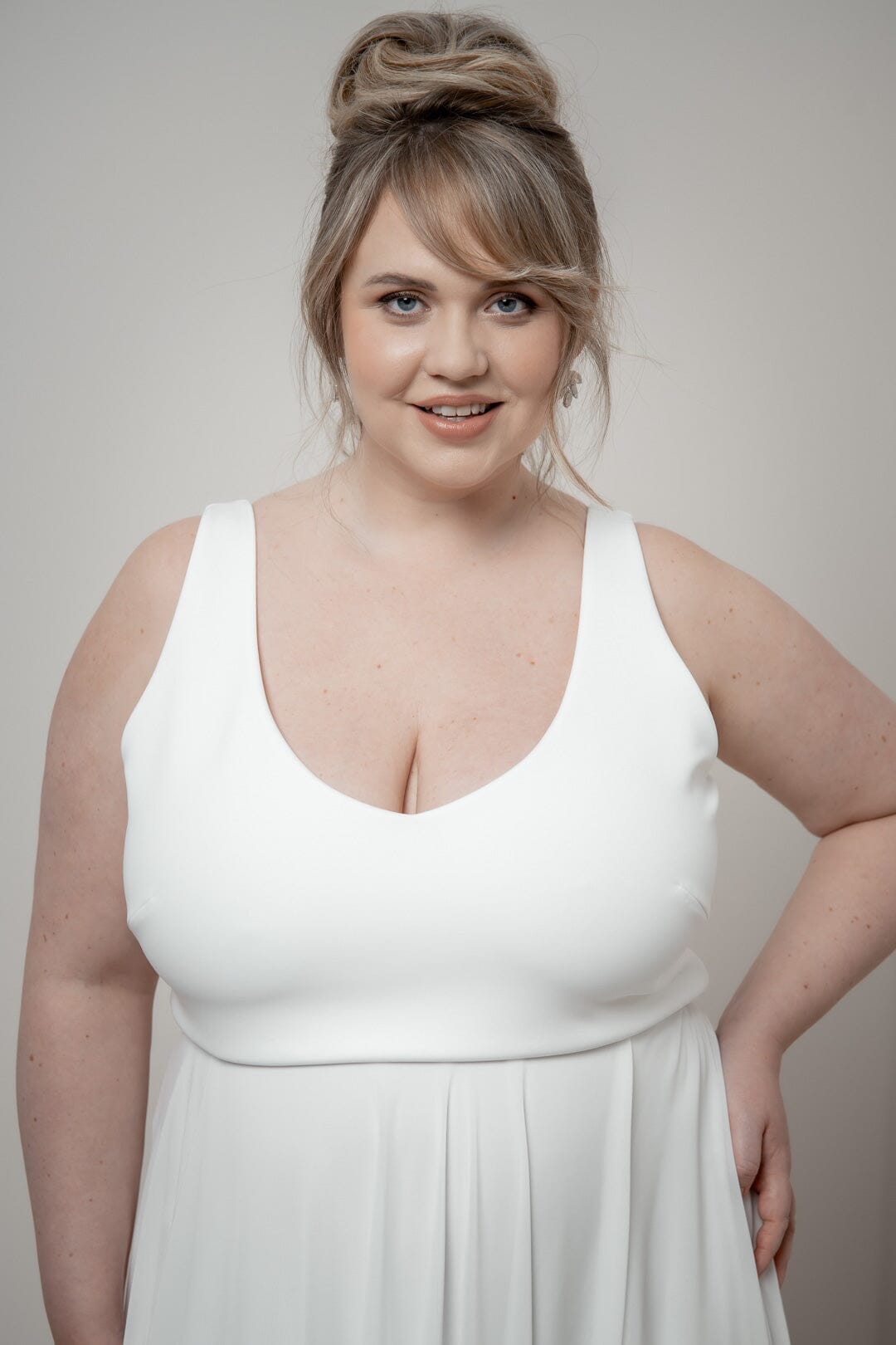 noni-curvy-majvi-ivory-schlichtes-rmelloses-braut-top-romanit-jersey image 1