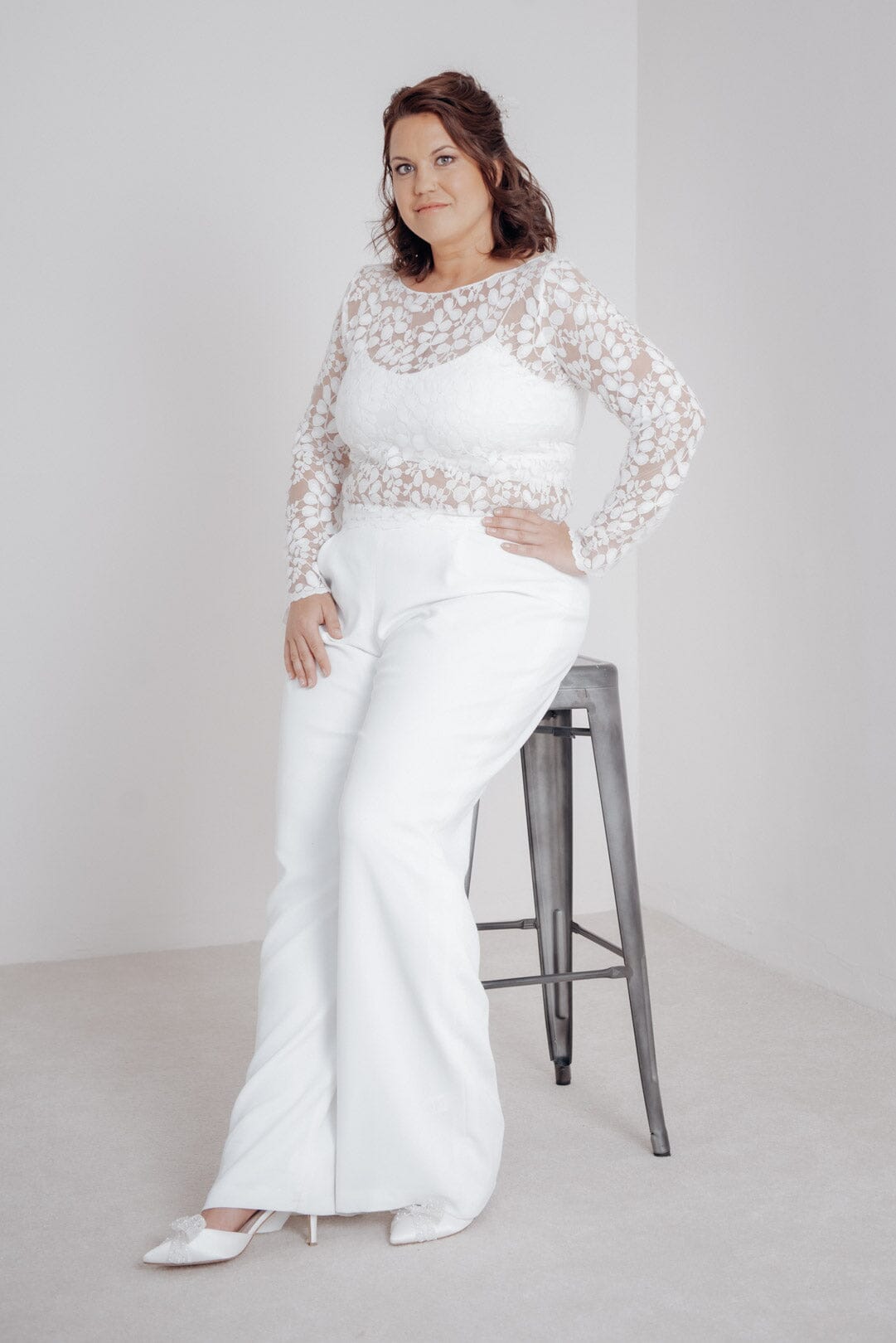 noni-curvy-tihana-plus-size-braut-hose-in-ivory-aus-recycling-material image 6