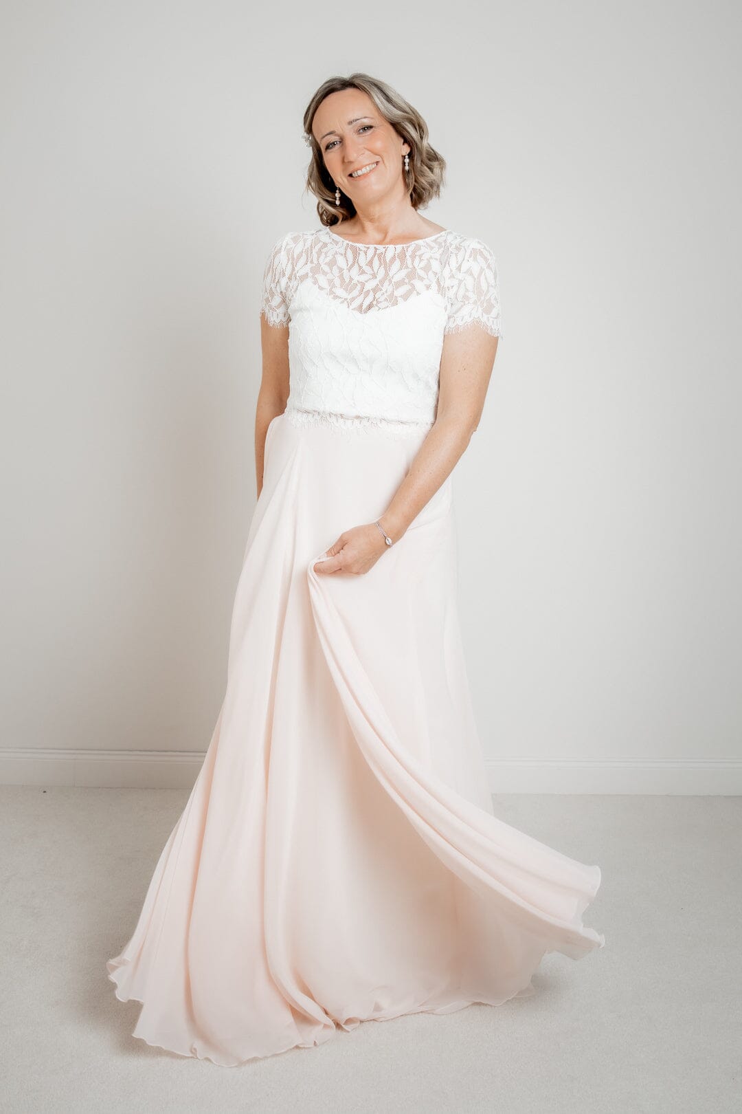 noni-isla-ros-langer-braut-rock-aus-chiffon image 3