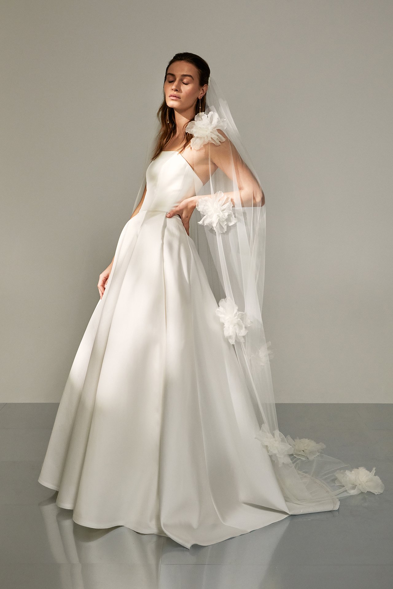 kaviar-gauche-floral-veil-langer-blumenschleier-2-5m-einlagig image 3