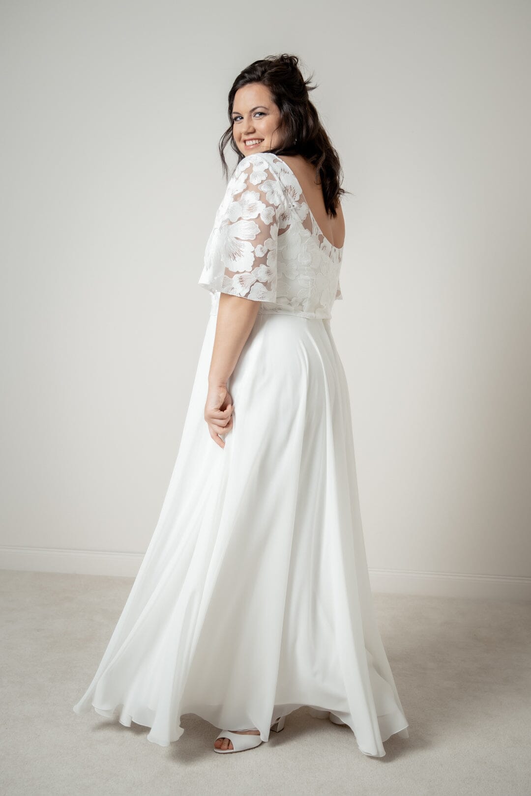 noni-isla-curvy-langer-brautrock-aus-chiffon-maxi-ivory image 4
