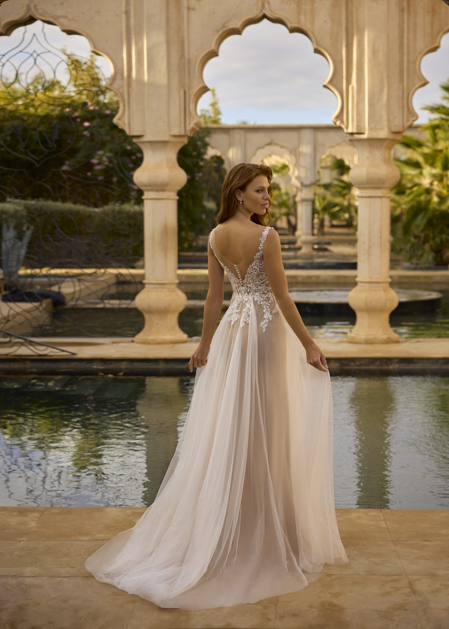 herve-paris-bridal-connie-brautkleid-cherish-love-collection image 2