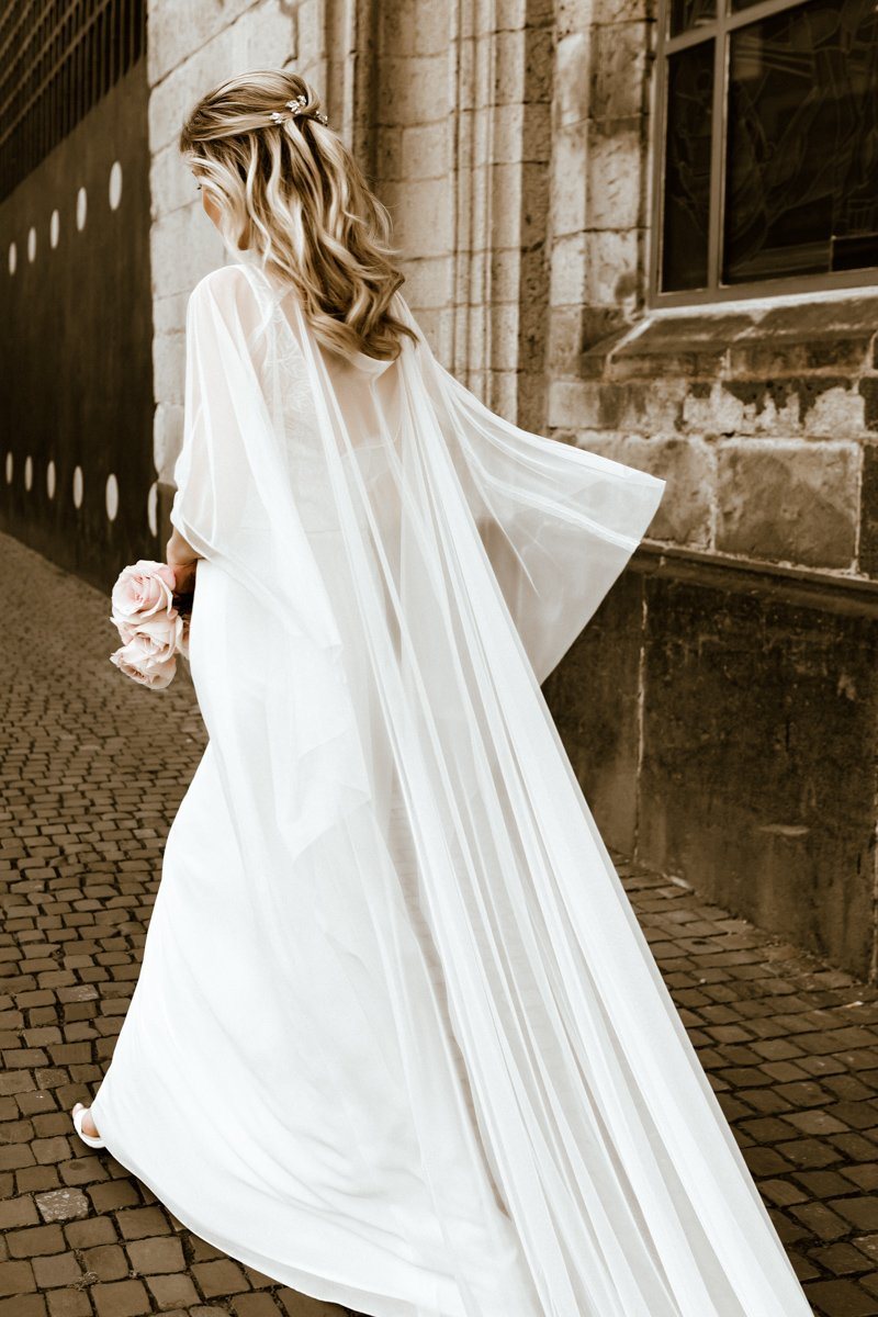 noni-niamh-braut-cape-aus-softt-ll-mit-schleppe-high-low-ivory image 8