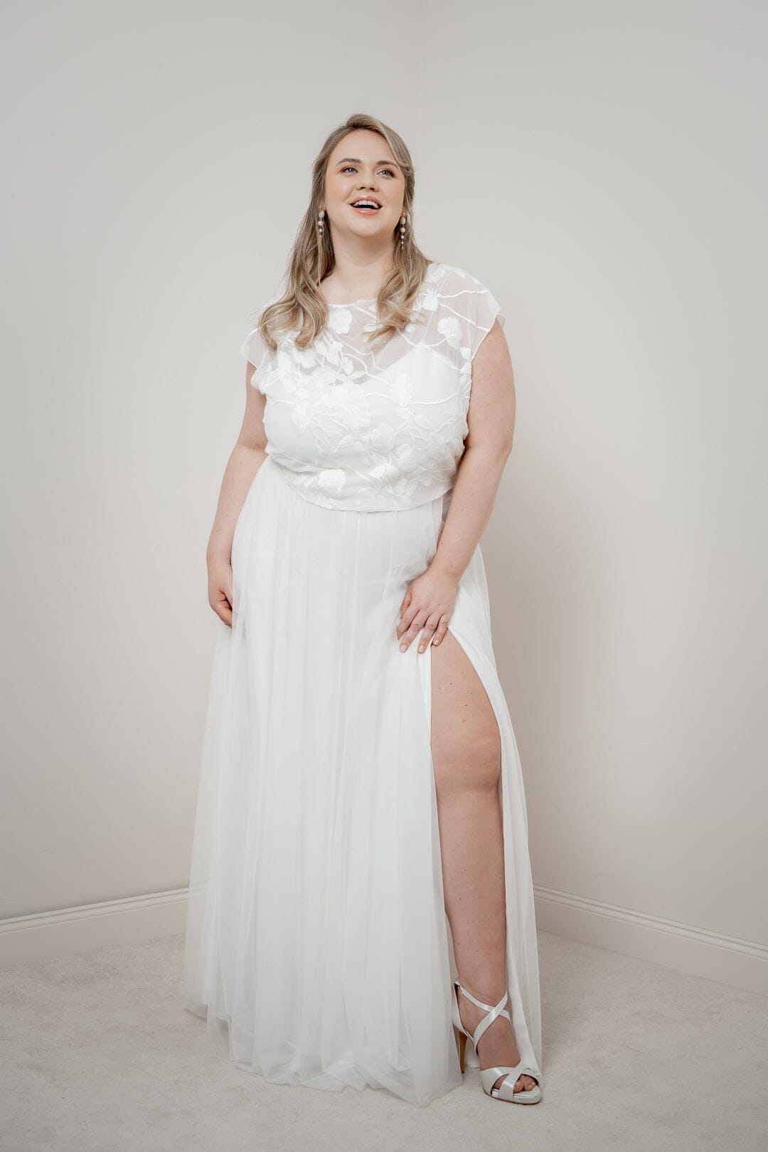 noni-eniz-chiffon-braut-top-curvy-ivory-blumenmuster image 4