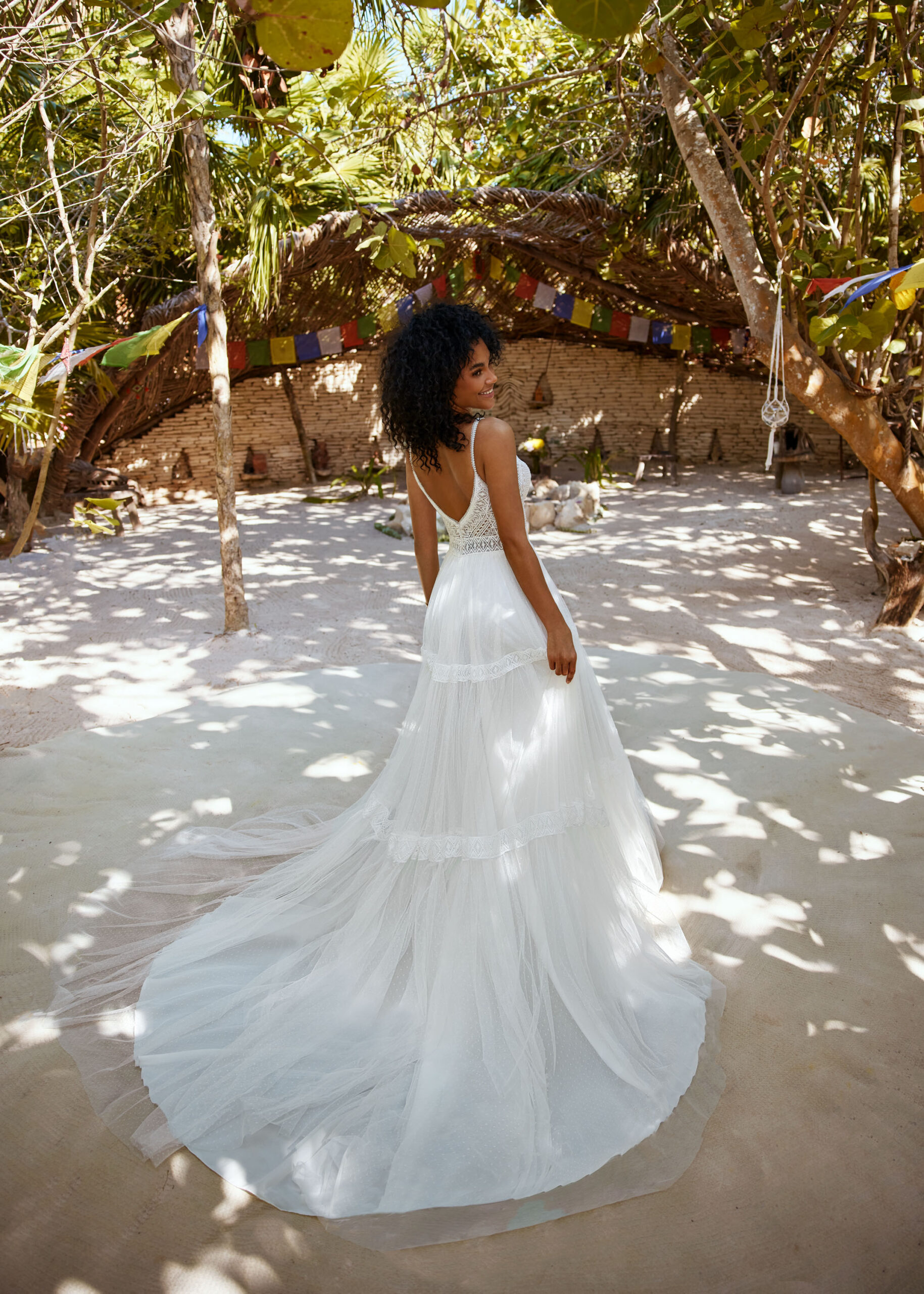 herve-paris-bridal-bruna-brautkleid-mystical-collection image 2