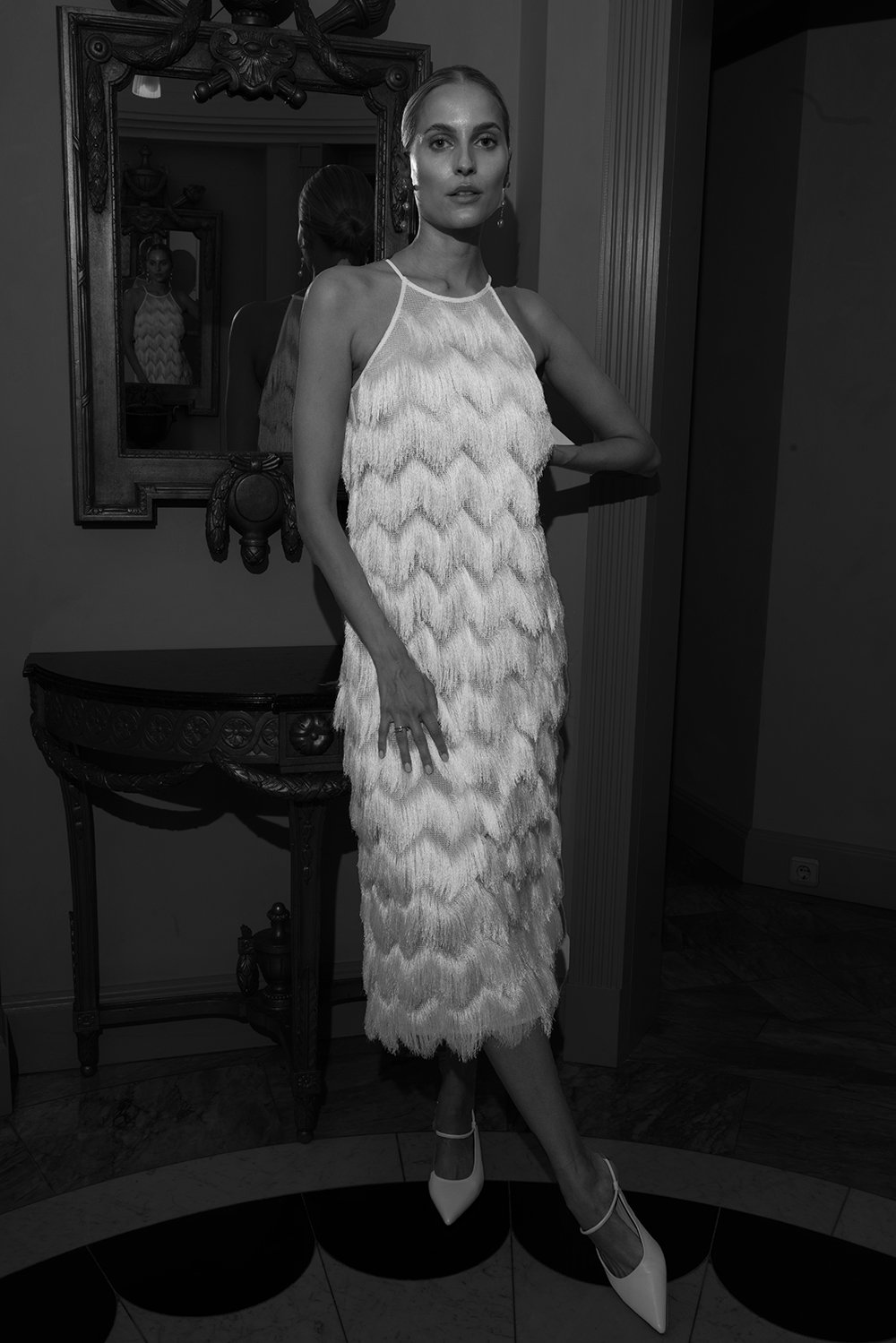 kaviar-gauche-twist-dress-maxi-brautkleid-mit-fransen-in-ivory image 2