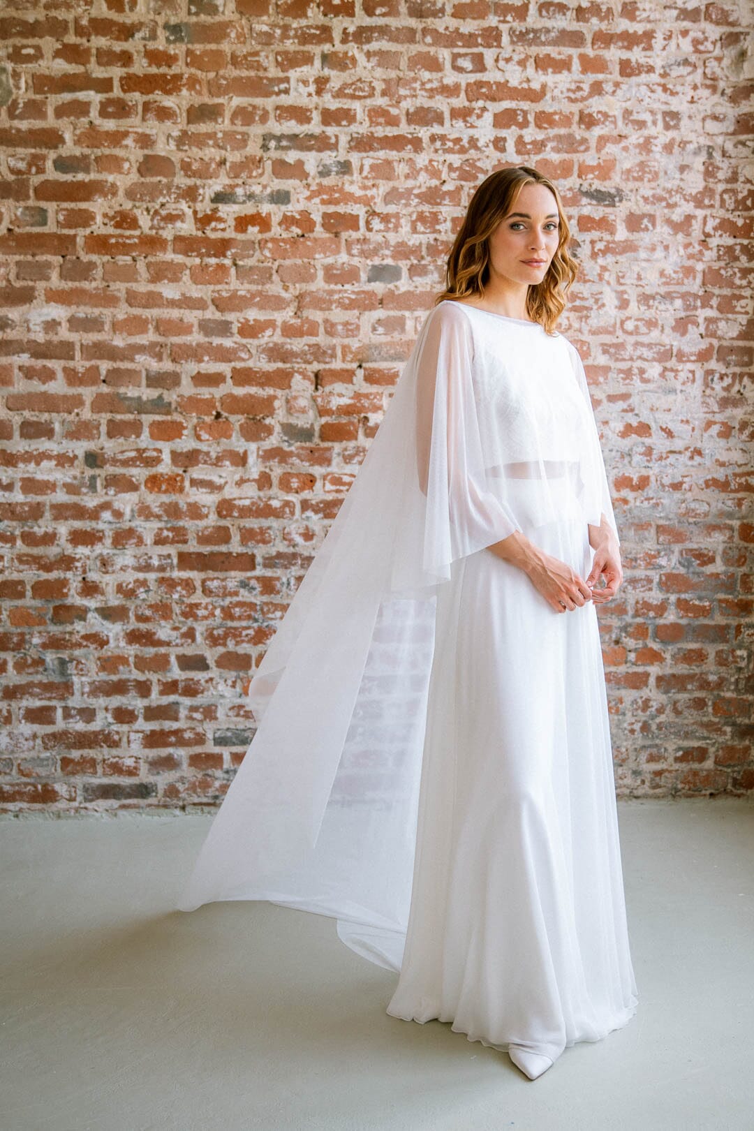 noni-niamh-braut-cape-aus-softt-ll-mit-schleppe-high-low-ivory image 2