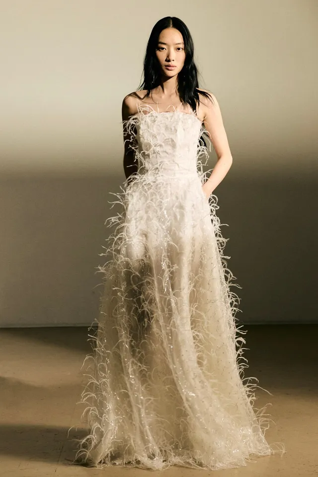 kaviar-gauche-feather-corsage-kleid-braut-couture image 1
