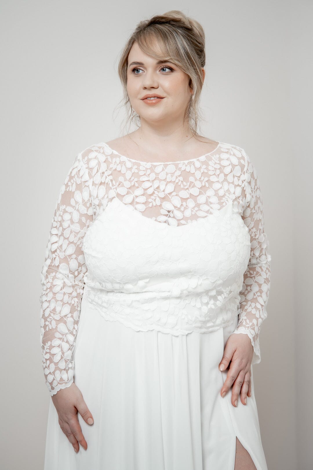 noni-curvy-norine-langarm-brauttop-aus-bl-tterspitze image 1