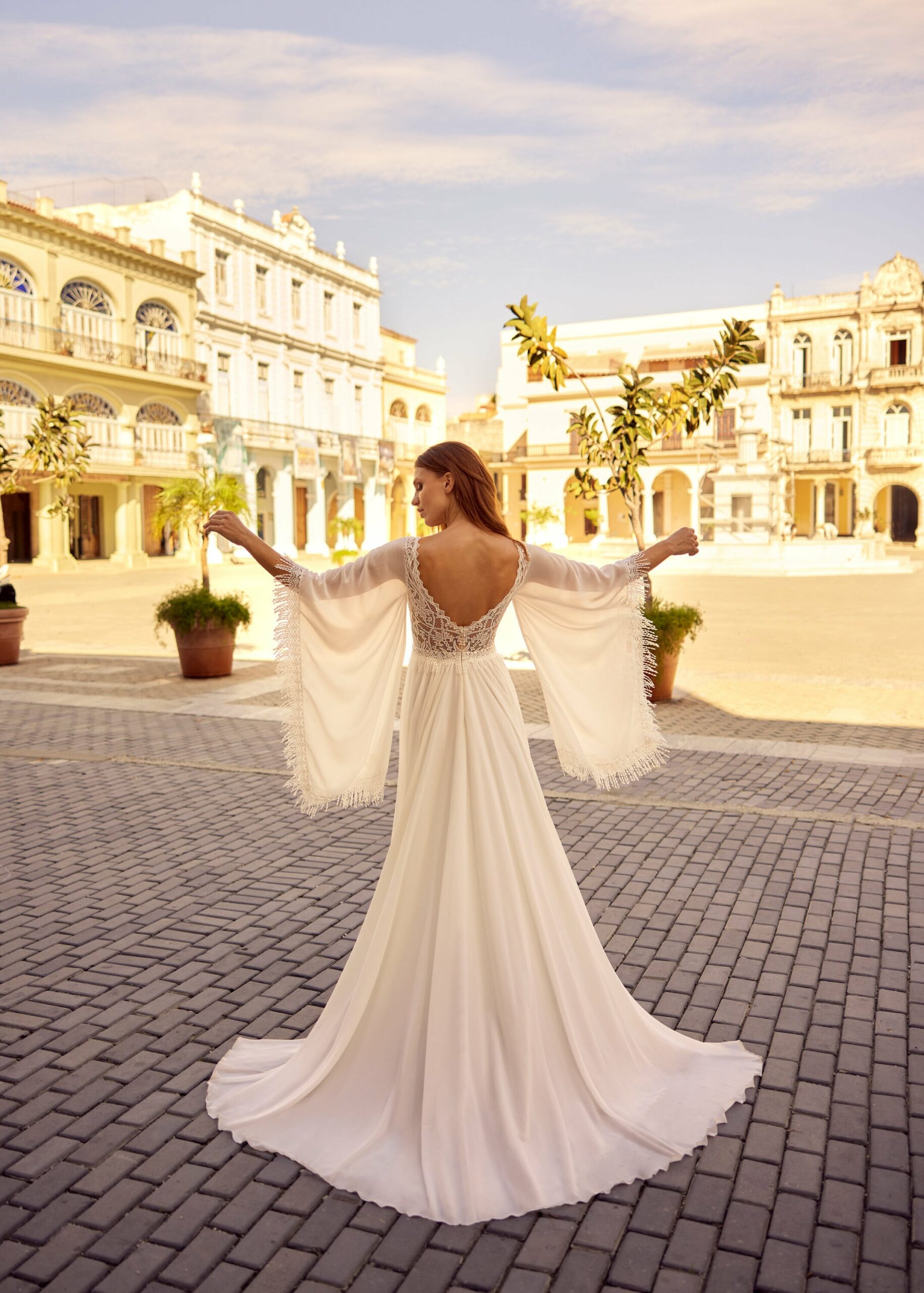 herve-paris-bridal-leo-a-brautkleid-libre-collection image 2