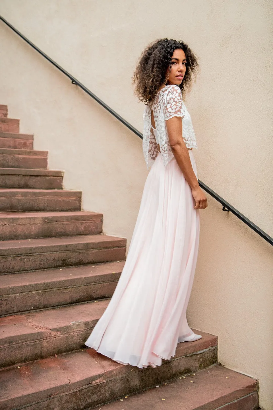 noni-isla-ros-langer-braut-rock-aus-chiffon image 1