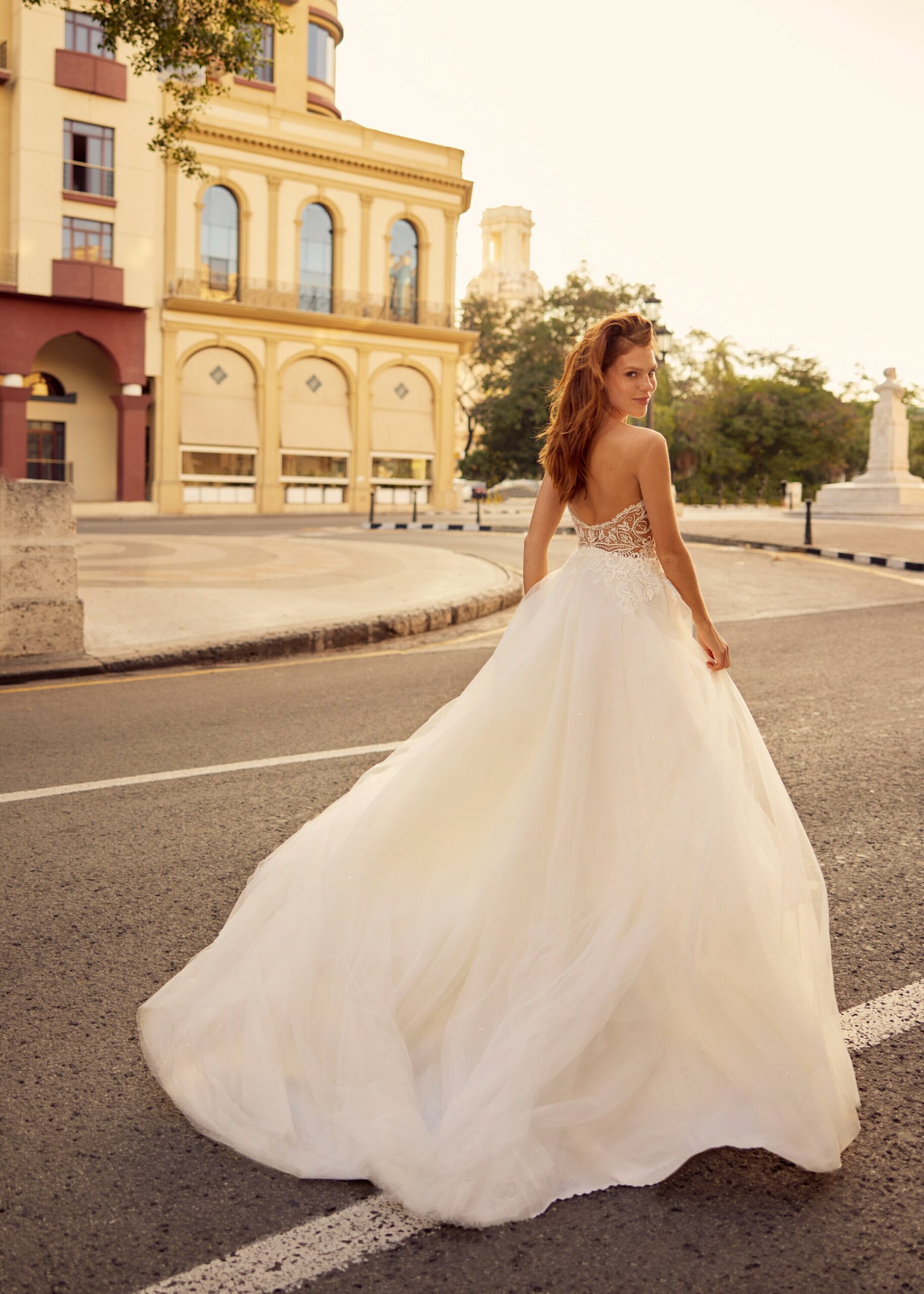 herve-paris-bridal-luisa-brautkleid-libre-collection image 2
