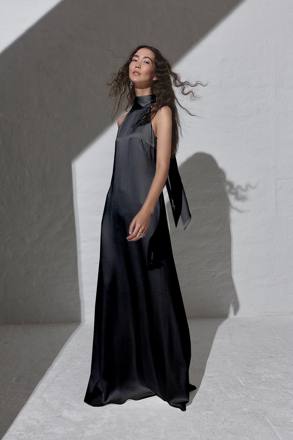 kaviar-gauche-pure-sky-dress-schwarz-abendkleid-mit-stehkragen image 2