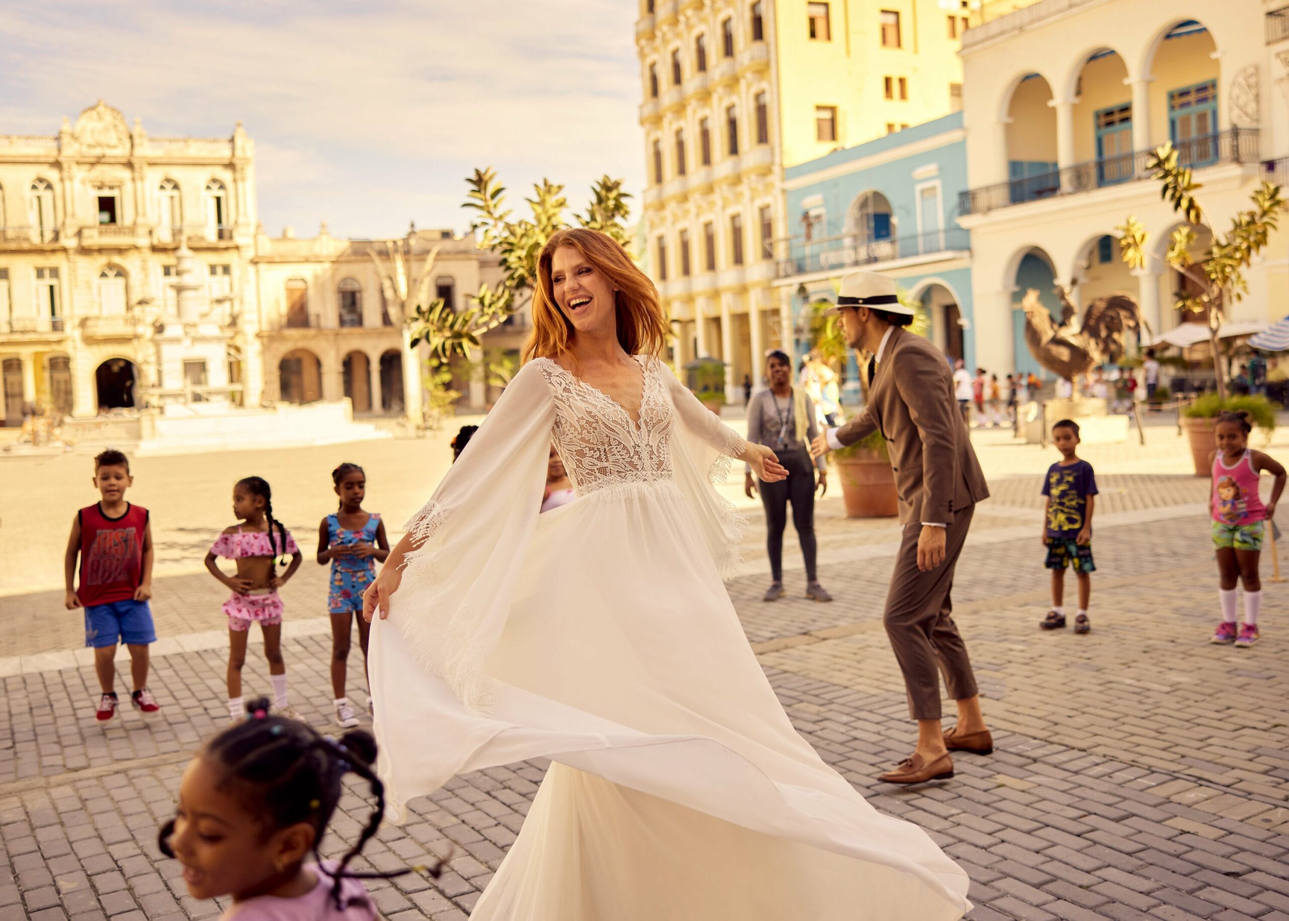 herve-paris-bridal-leo-a-brautkleid-libre-collection image 3