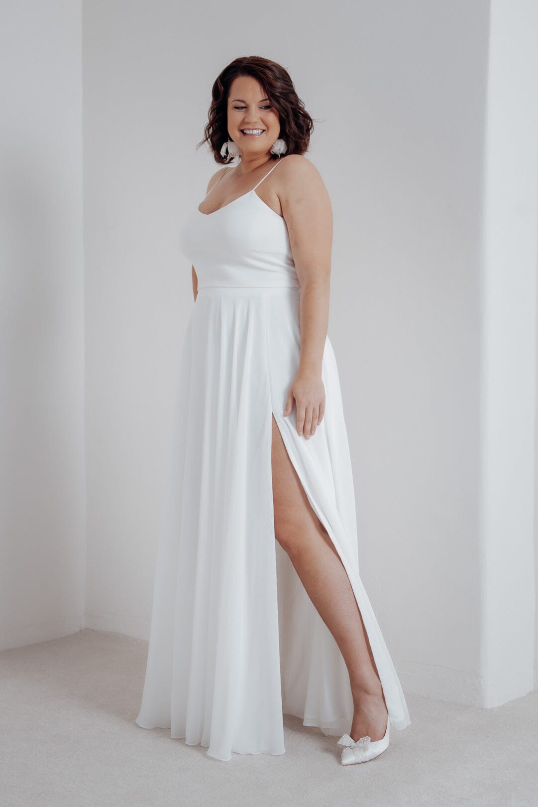 noni-curvy-jona-plus-size-braut-rock-aus-chiffon-in-ivory image 3