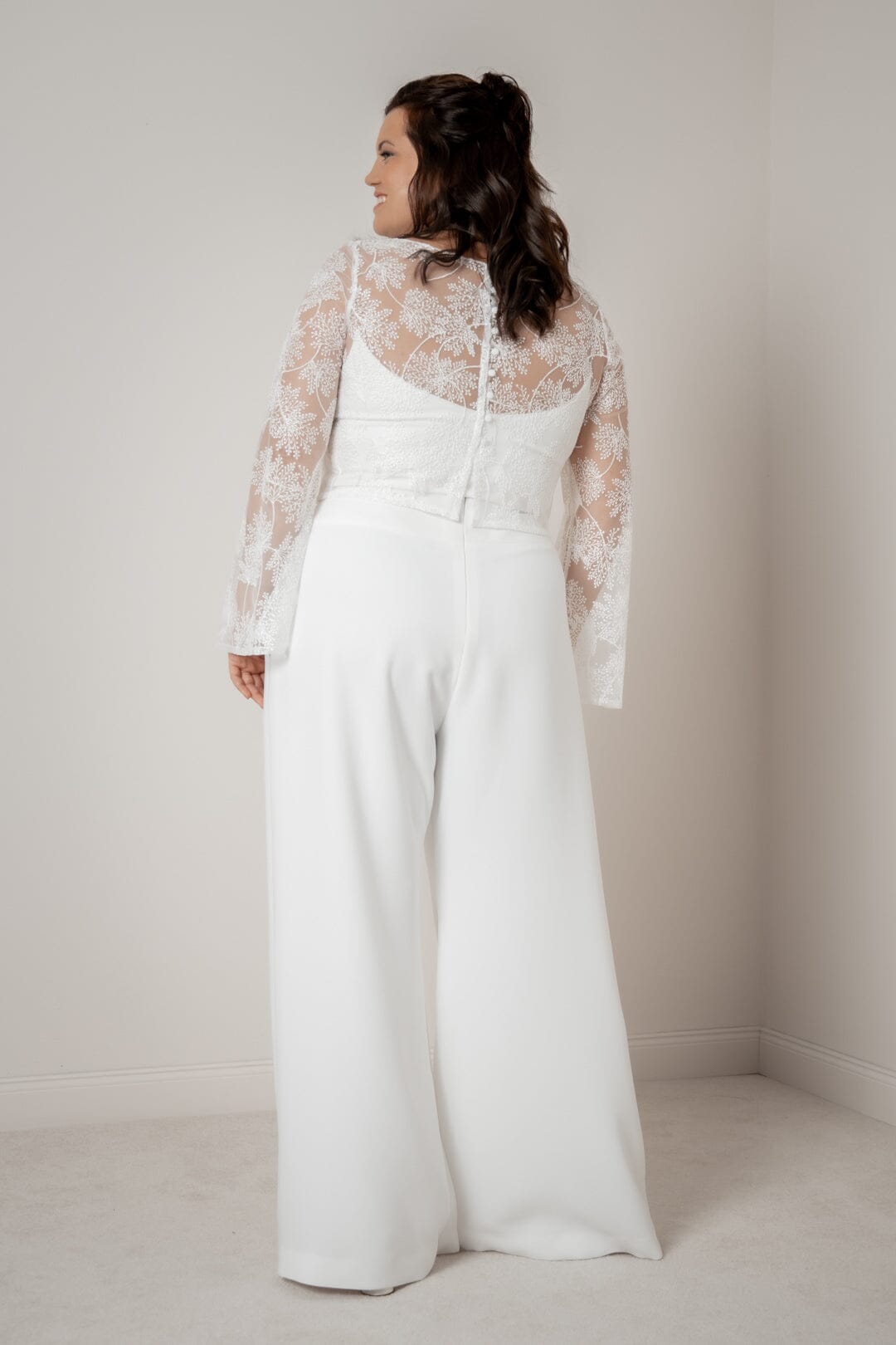 noni-curvy-plus-size-braut-hose-zari-im-marlene-stil image 2
