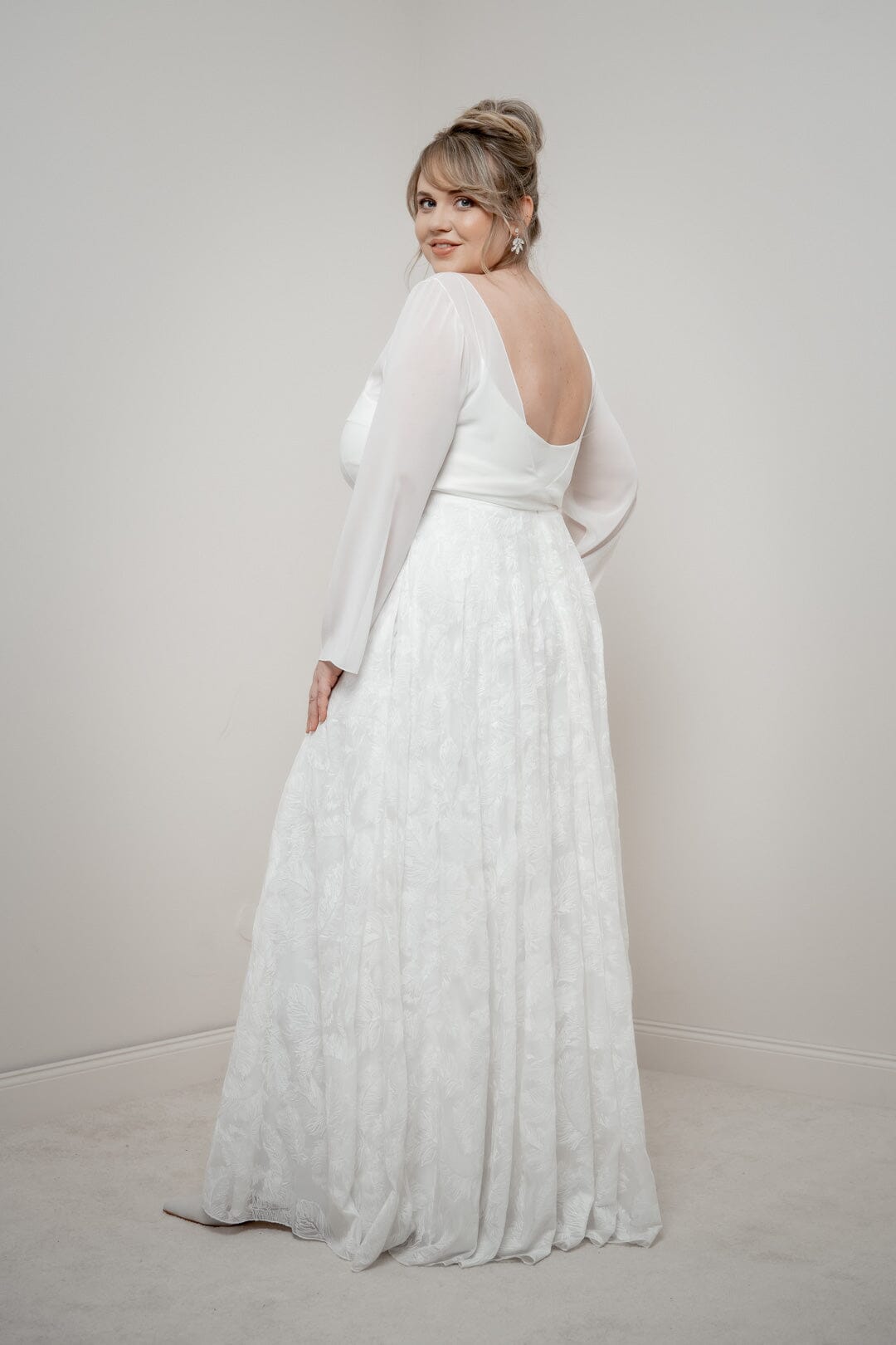noni-outlet-gillianne-langer-braut-rock-chiffon-federmuster-ivory image 2